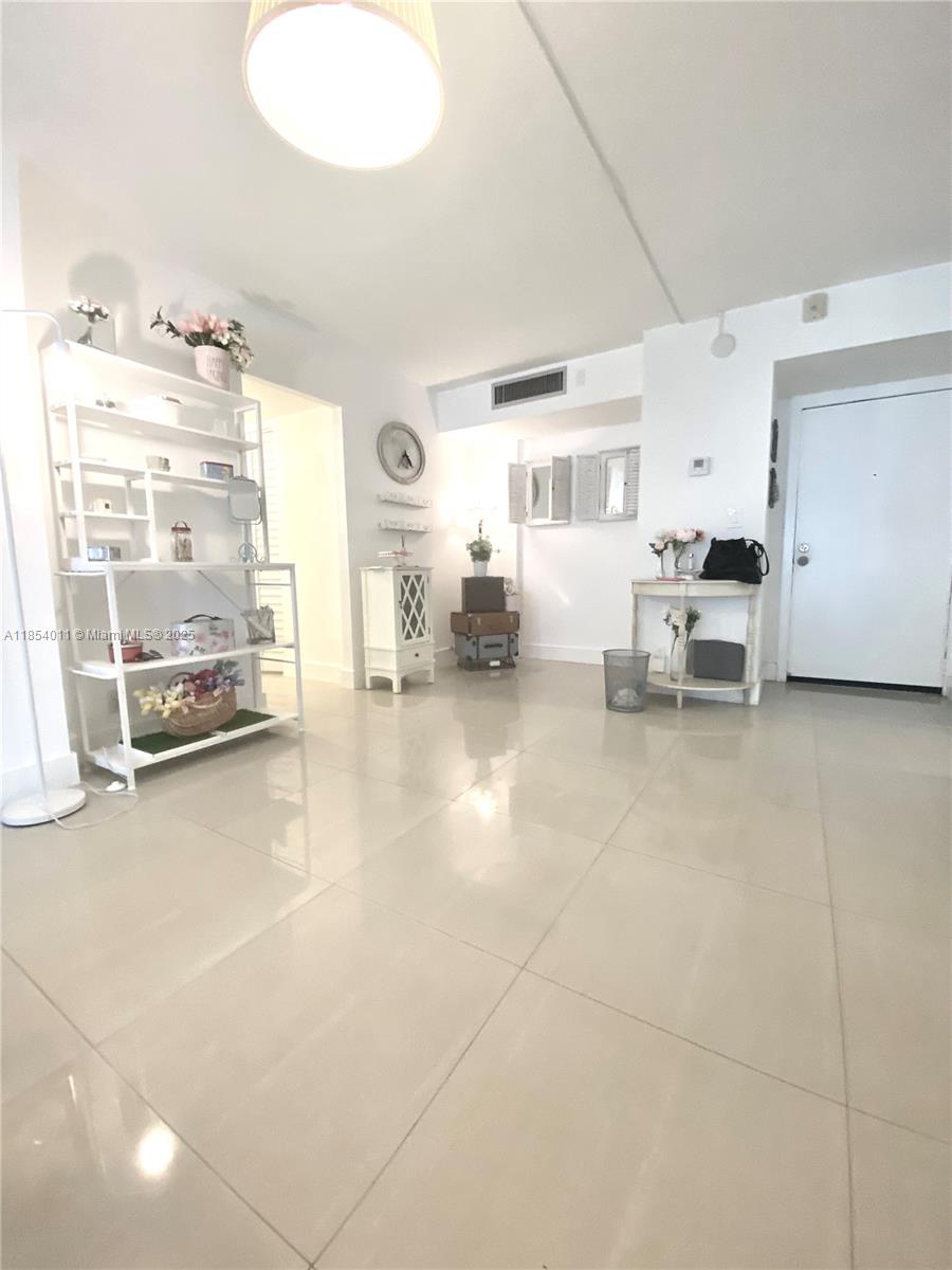 BRAVURA I CONDO - Residential