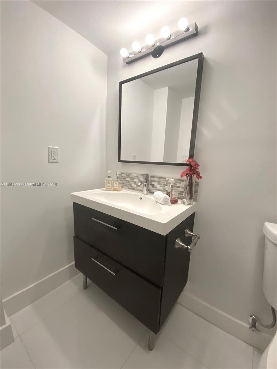 BRAVURA I CONDO - Residential