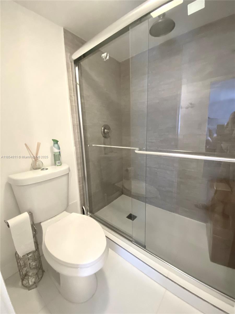 BRAVURA I CONDO - Residential