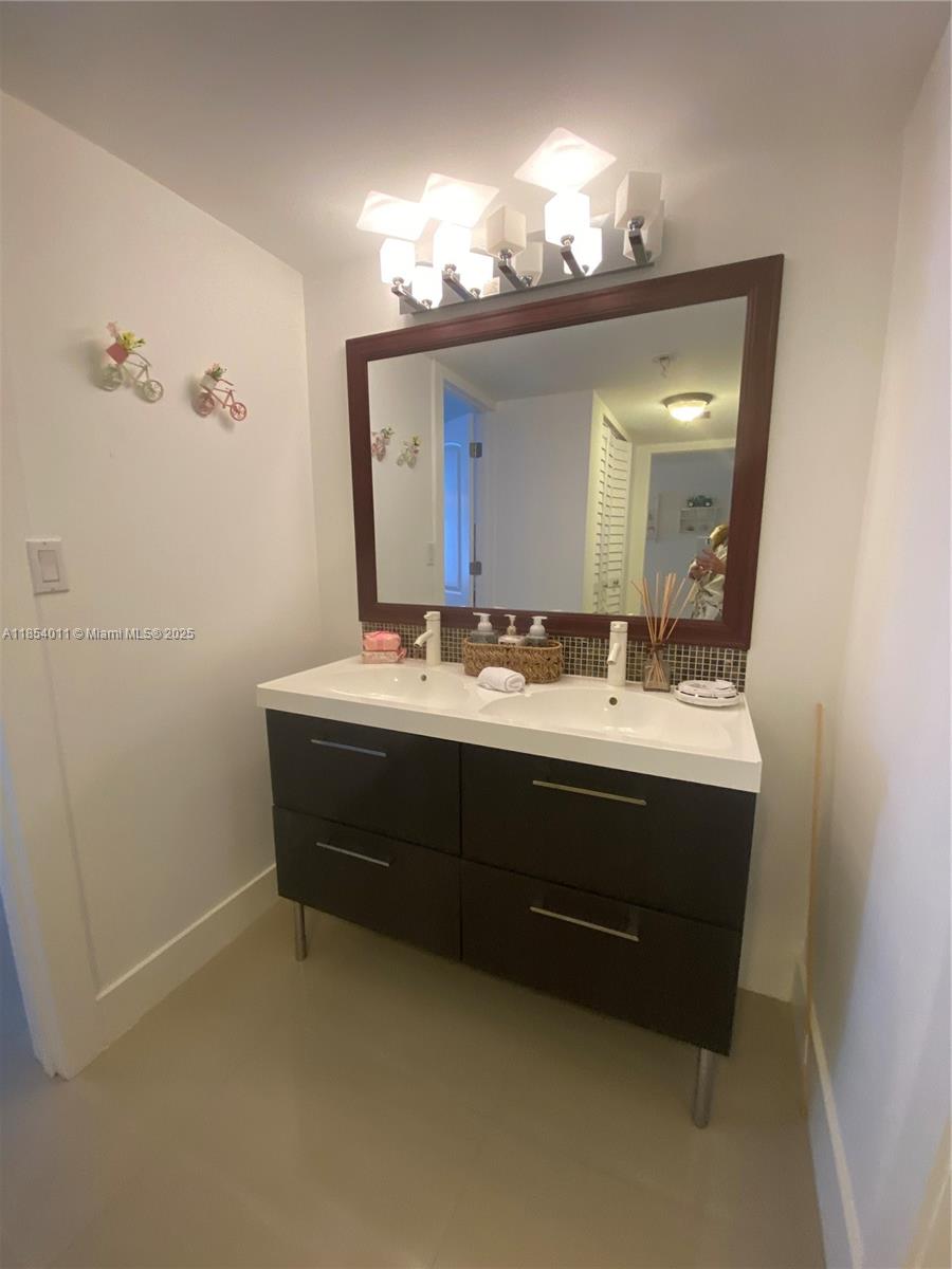 BRAVURA I CONDO - Residential