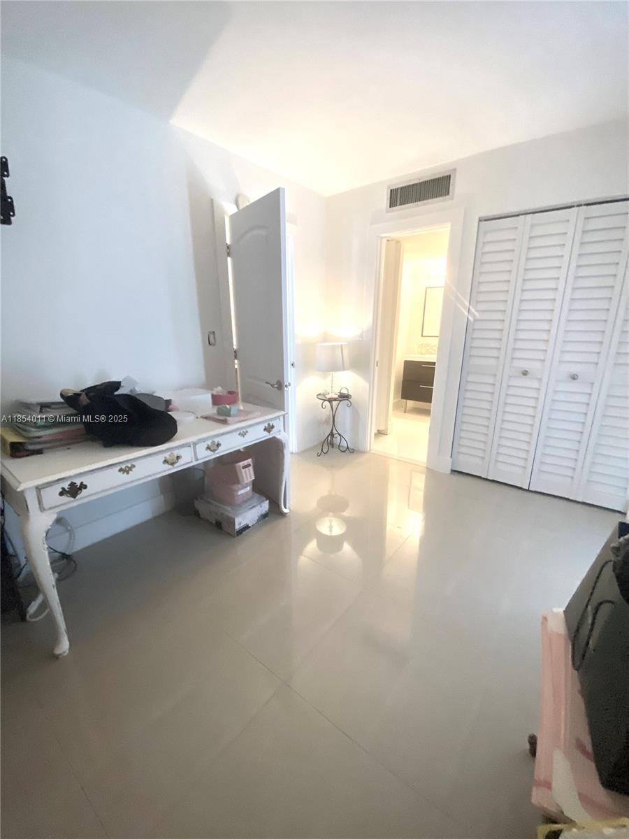 BRAVURA I CONDO - Residential