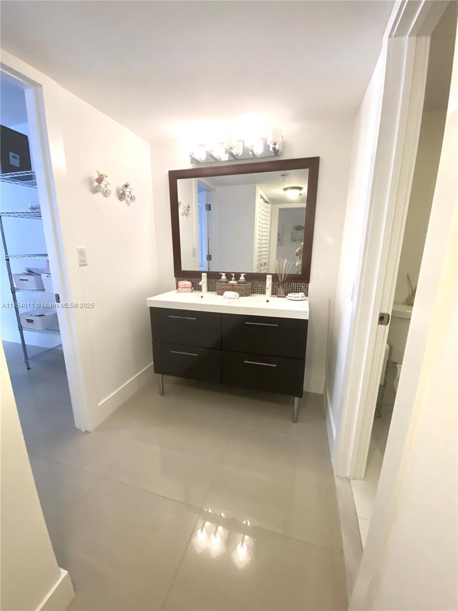 BRAVURA I CONDO - Residential