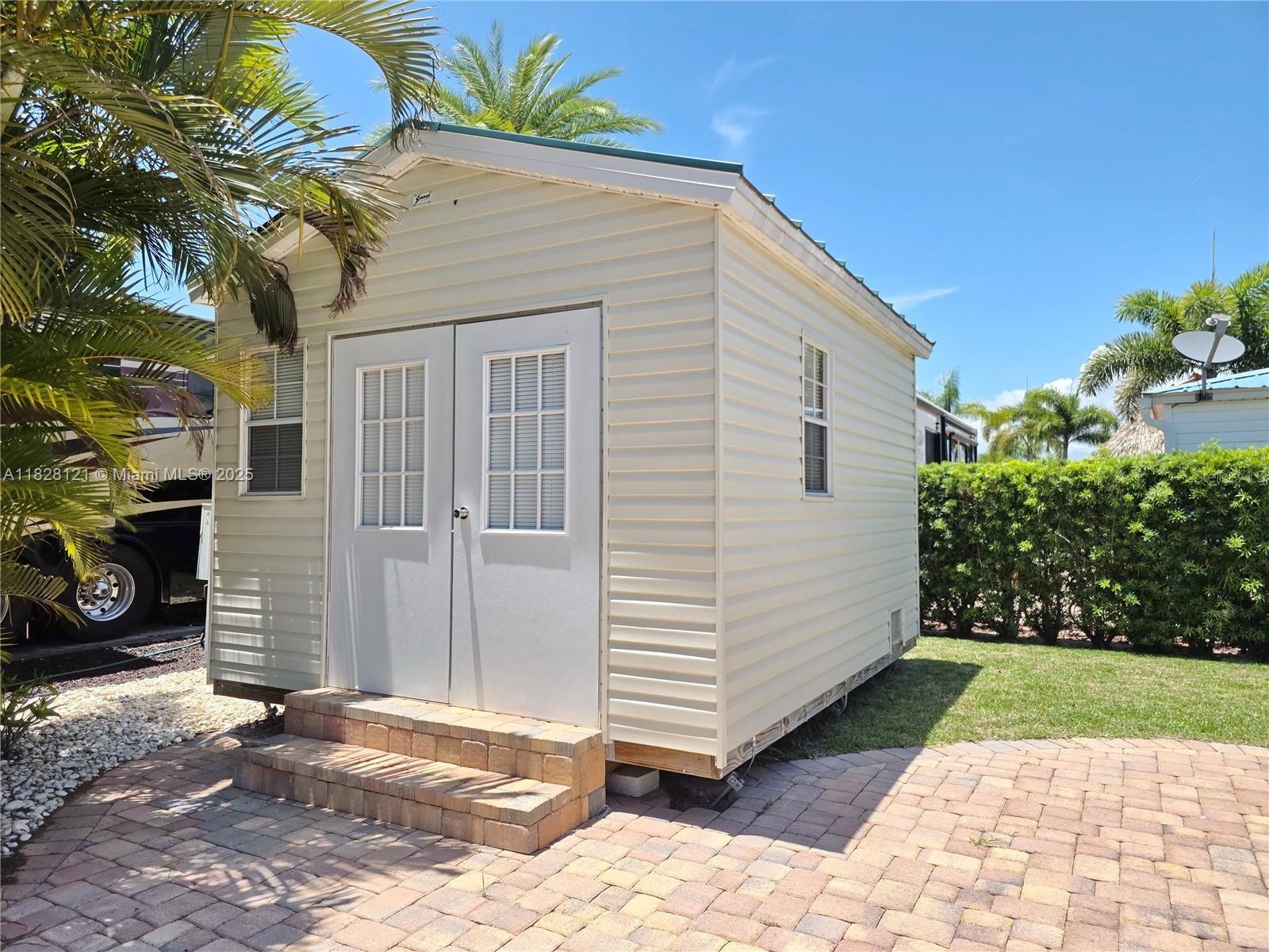 Silver Palms RV Resort - Land