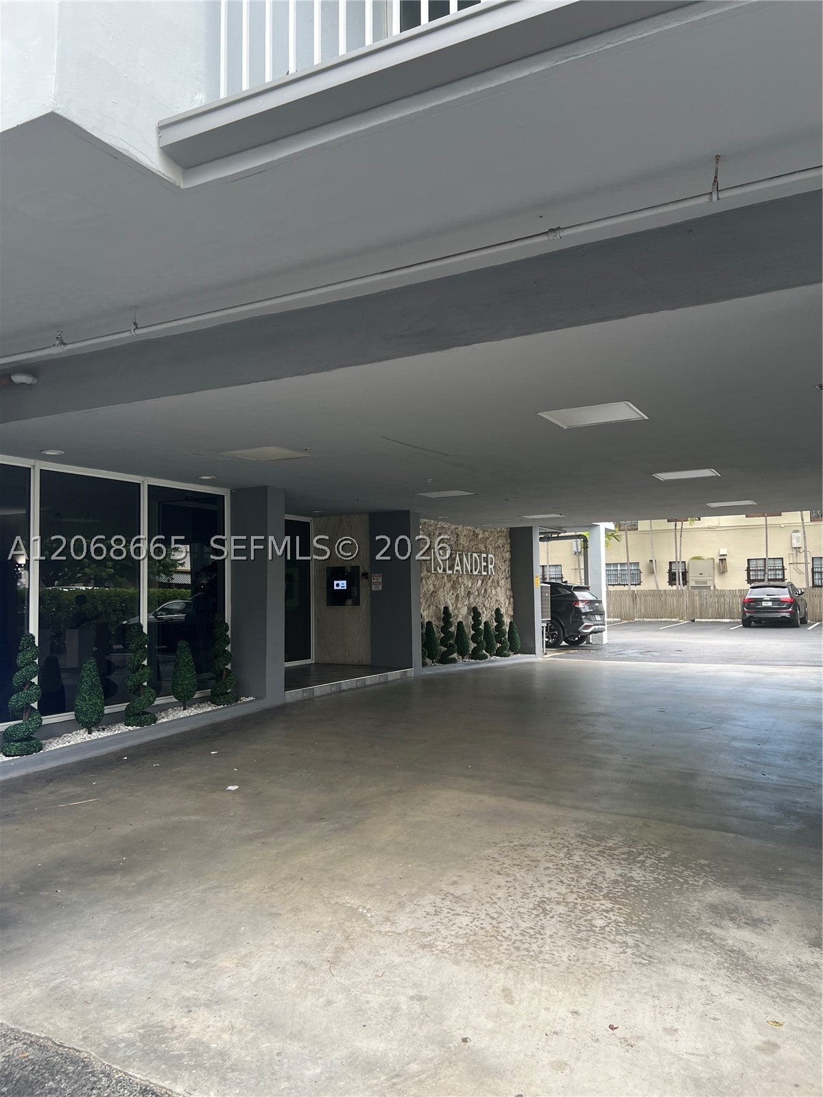 1255 Collins Ave 705