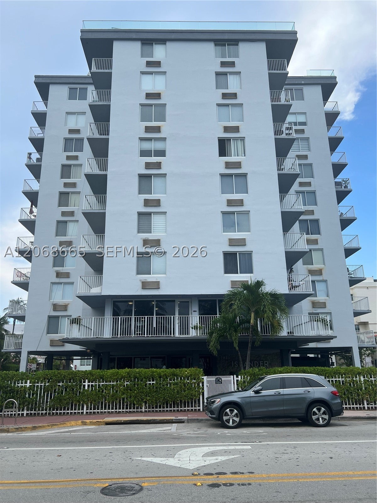 1255 Collins Ave 705