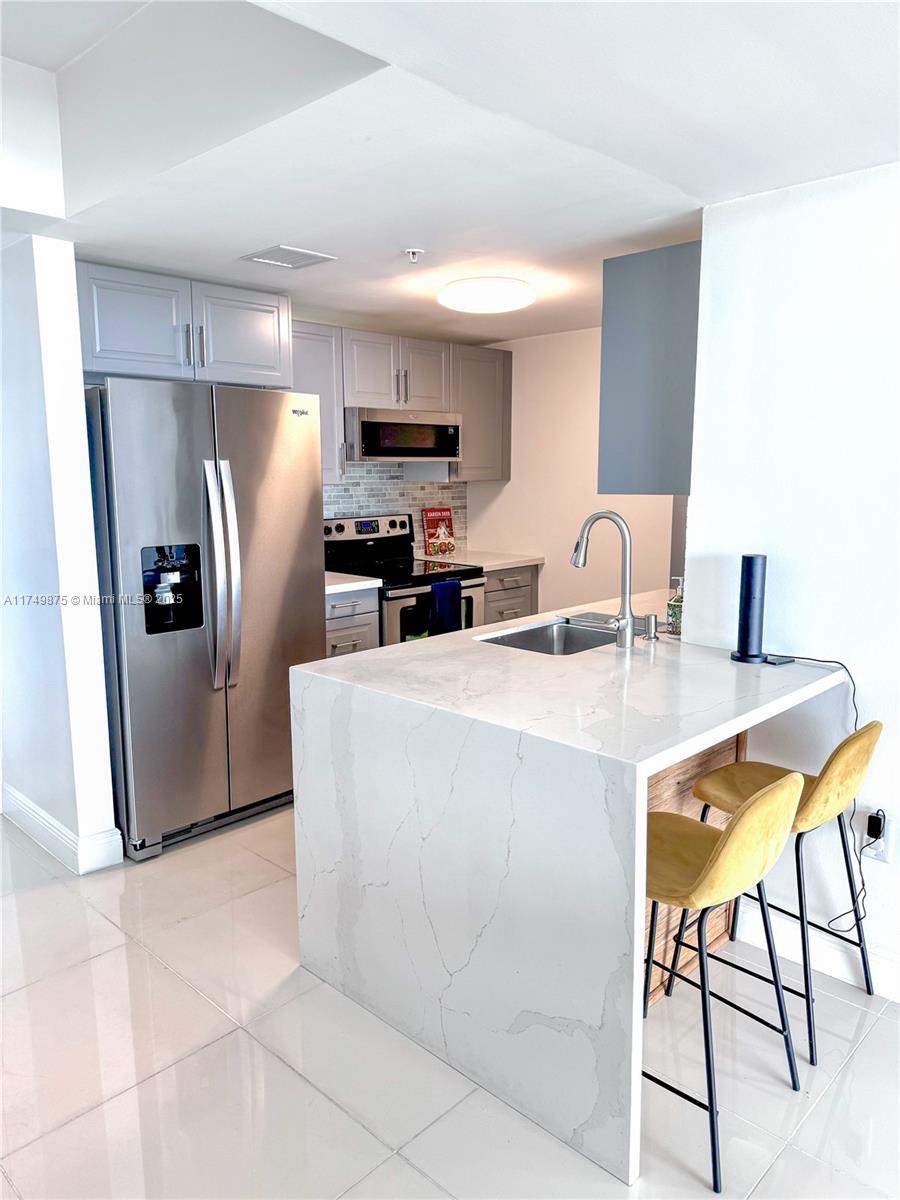 TERRAZAS RIVERPARK VILLAG - Residential