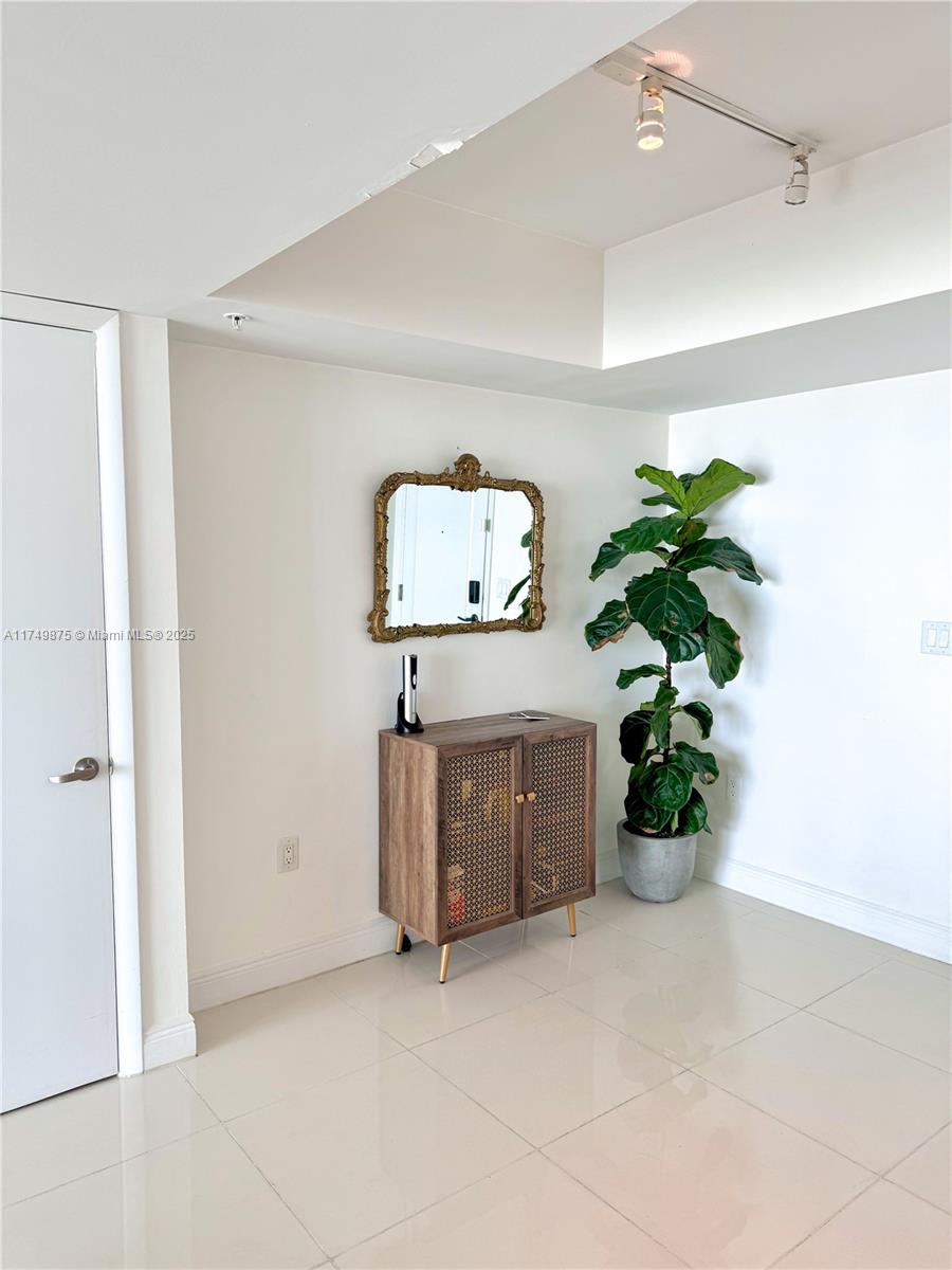 TERRAZAS RIVERPARK VILLAG - Residential