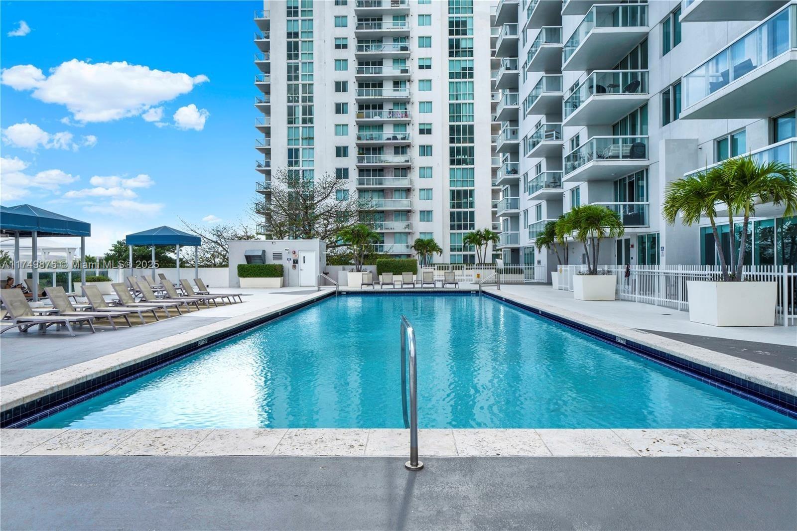 TERRAZAS RIVERPARK VILLAG - Residential