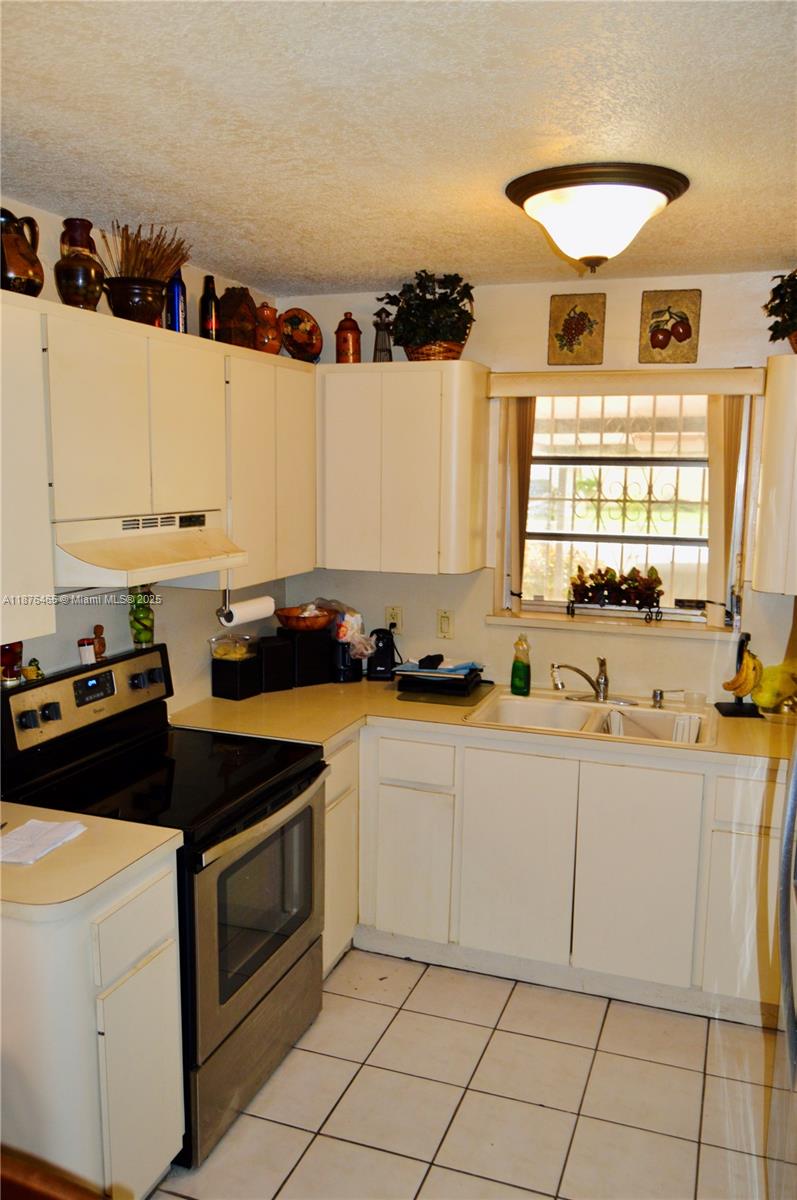 HIALEAH 14TH ADDN - Residential