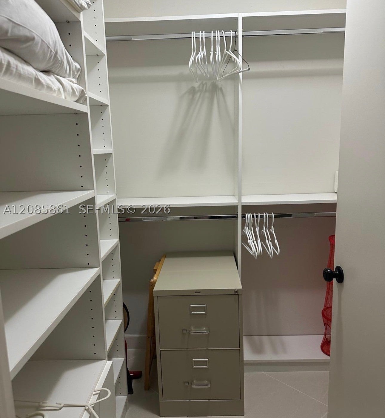 20191 E Country Club Dr 2002