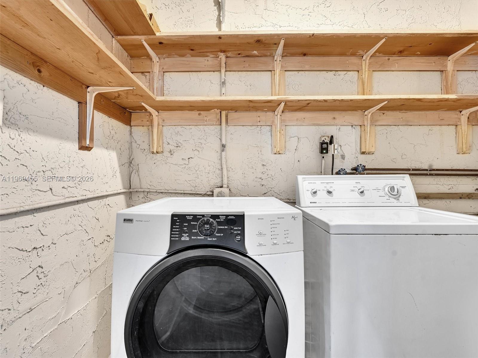 SHAKER VILLAGE PHASE 1 - Residential