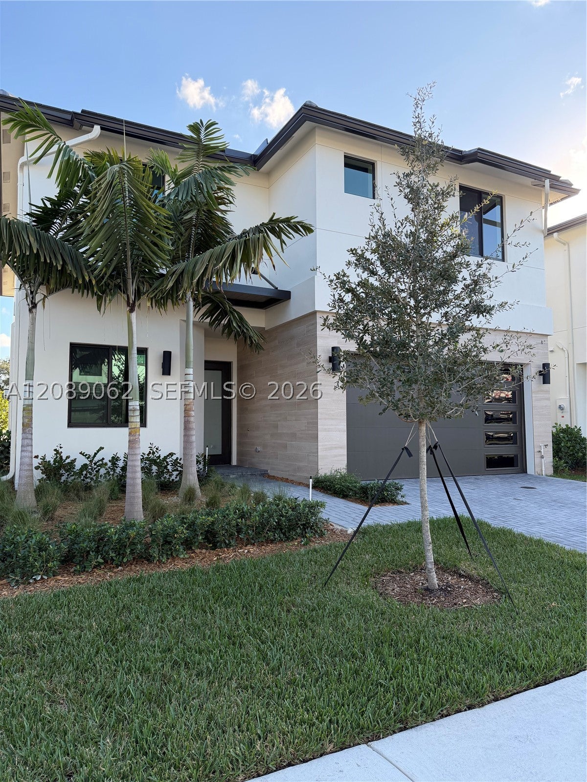 1438 SW 23rd St