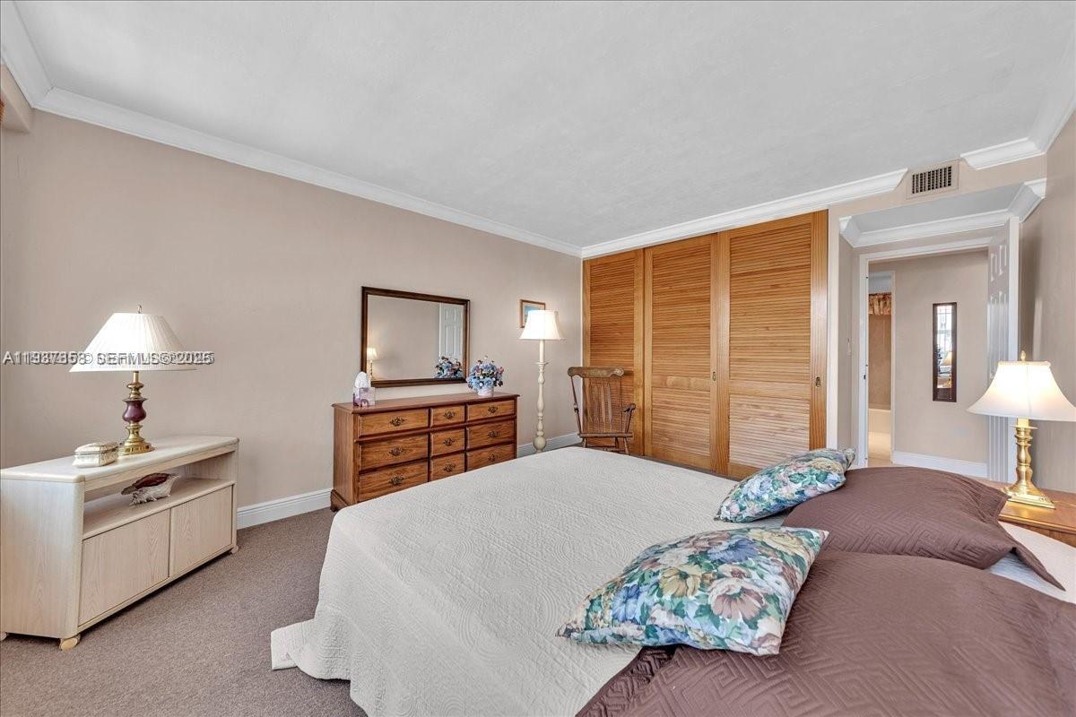 HOLLYWOOD TOWERS CONDO - Residential