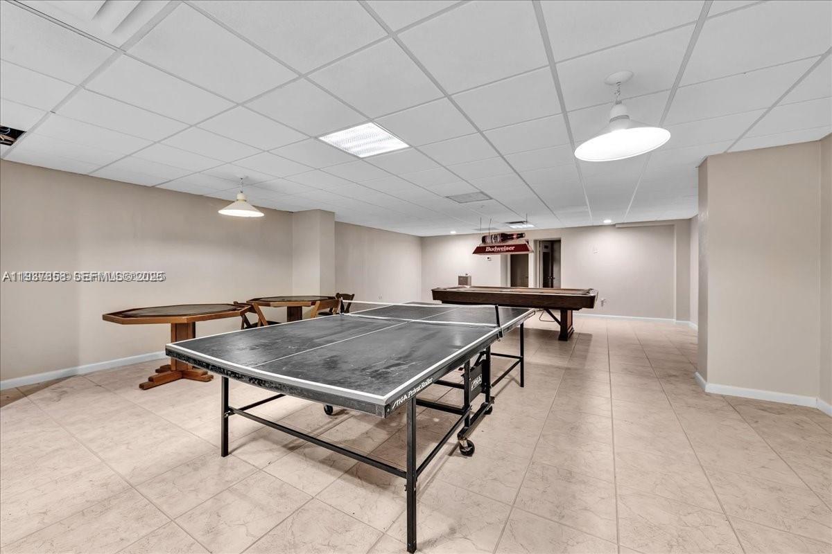 HOLLYWOOD TOWERS CONDO - Residential