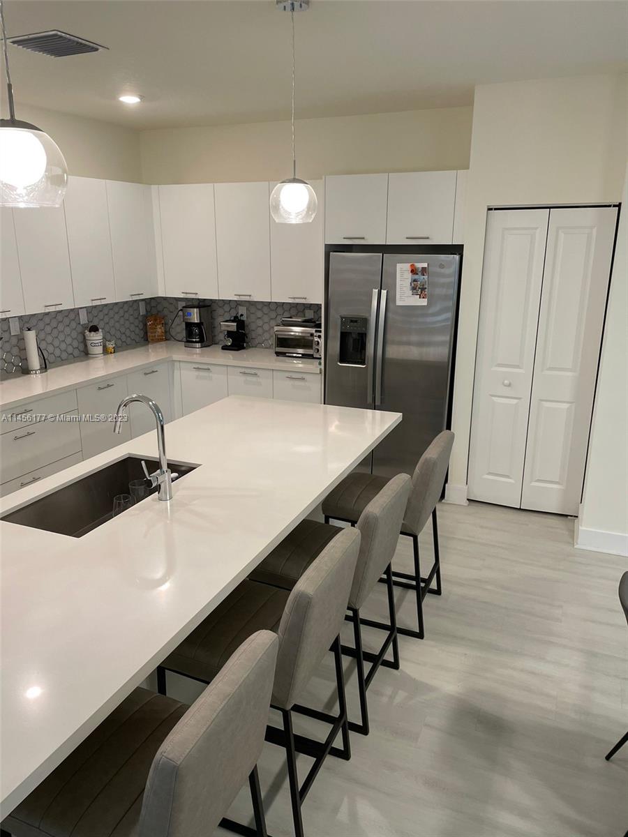 DOWNTOWN DORAL SOUTH PHAS - Residential