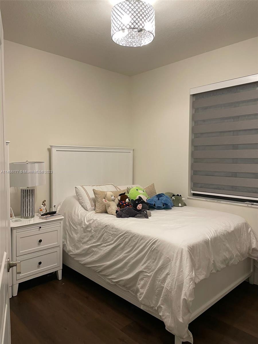 DOWNTOWN DORAL SOUTH PHAS - Residential