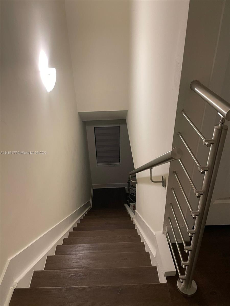 DOWNTOWN DORAL SOUTH PHAS - Residential