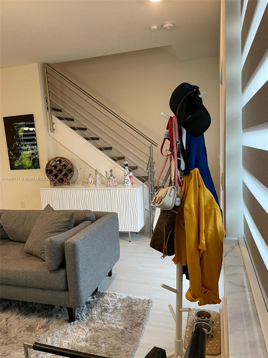 DOWNTOWN DORAL SOUTH PHAS - Residential
