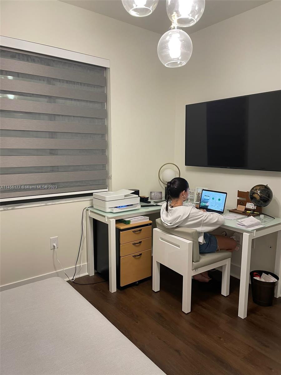 DOWNTOWN DORAL SOUTH PHAS - Residential