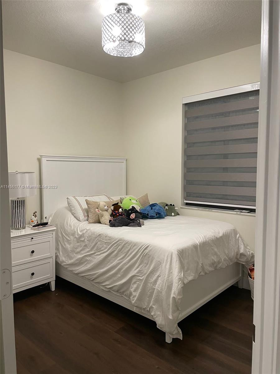 DOWNTOWN DORAL SOUTH PHAS - Residential