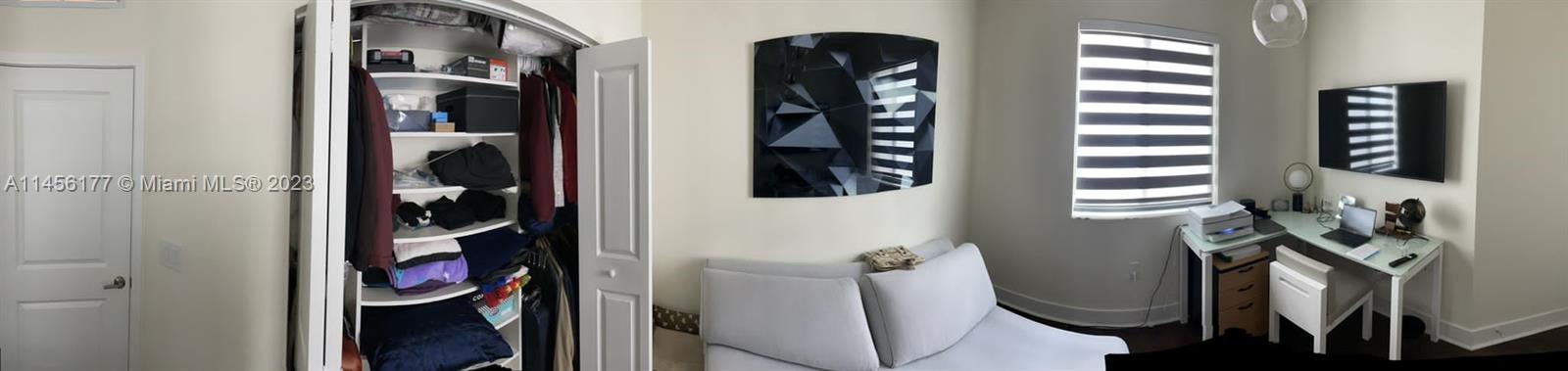 DOWNTOWN DORAL SOUTH PHAS - Residential