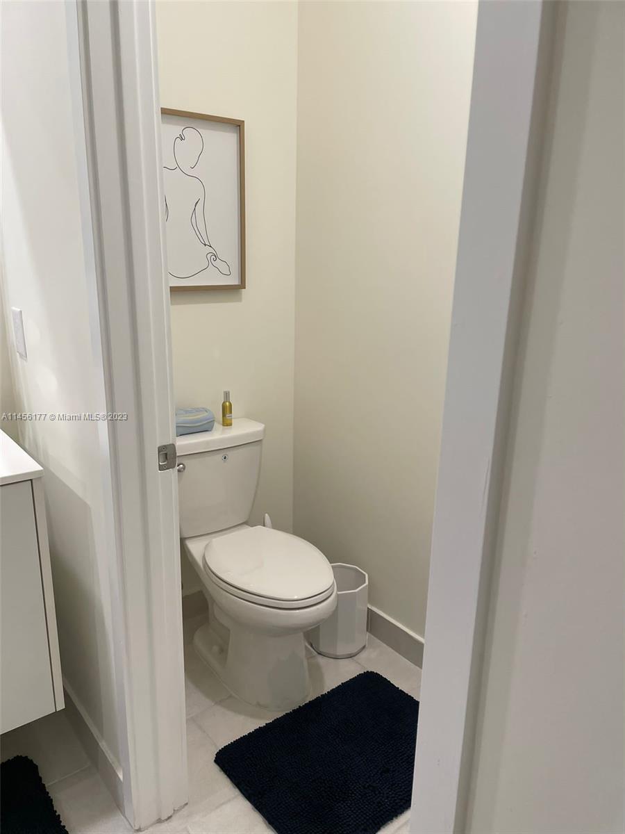 DOWNTOWN DORAL SOUTH PHAS - Residential