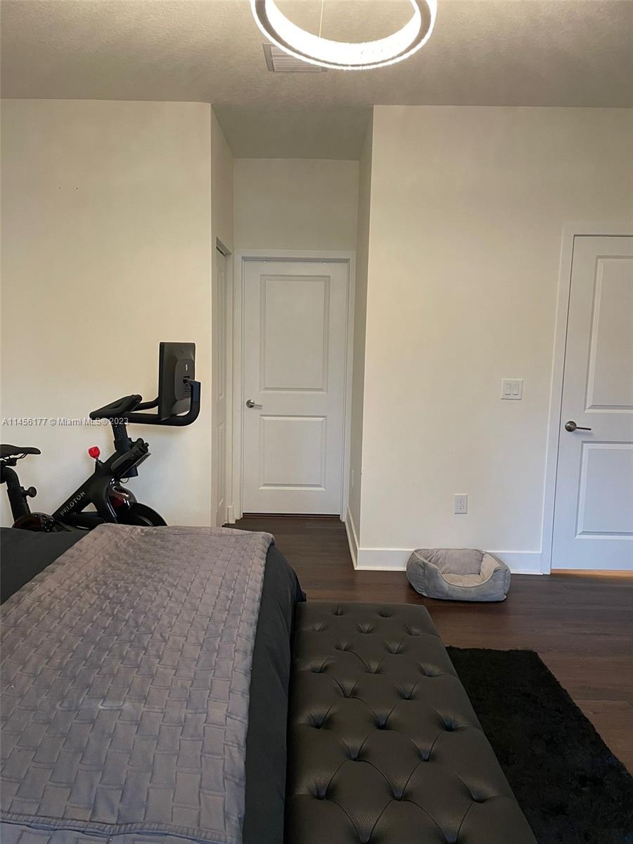 DOWNTOWN DORAL SOUTH PHAS - Residential