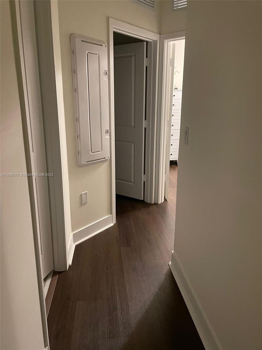 DOWNTOWN DORAL SOUTH PHAS - Residential