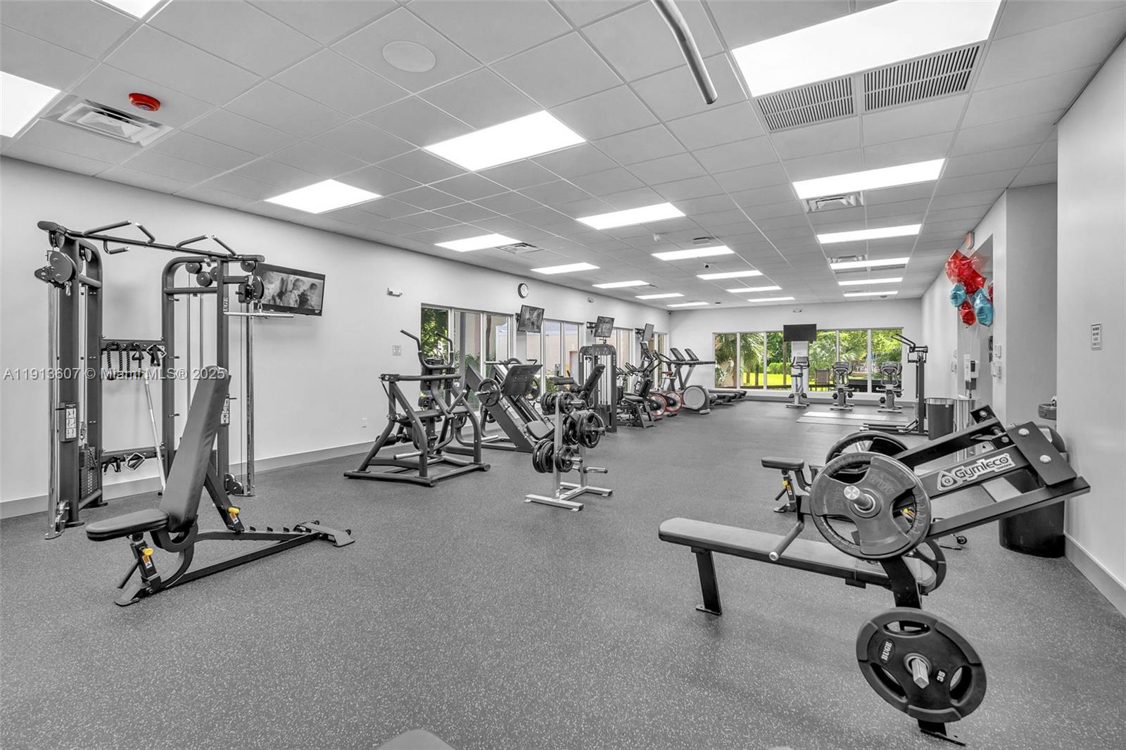 PLAZA OF AMERICAS CONDO P - Residential Lease