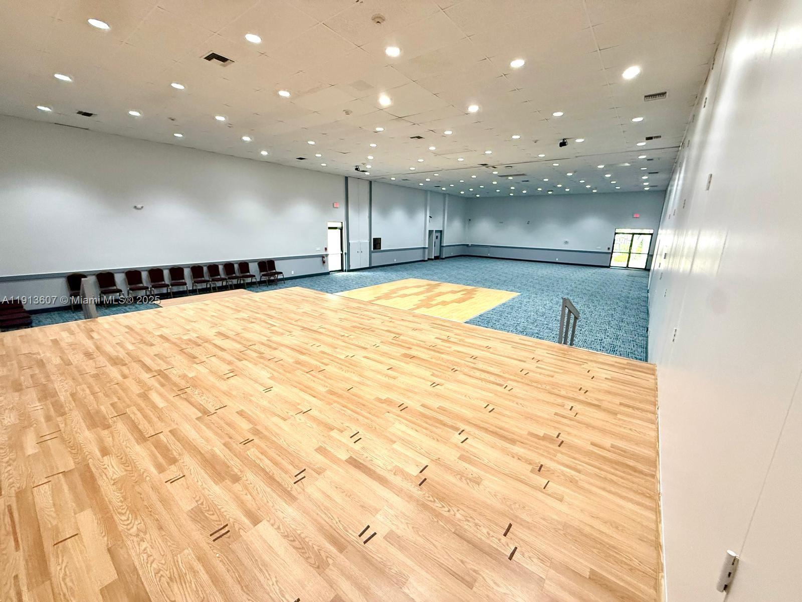 PLAZA OF AMERICAS CONDO P - Residential Lease