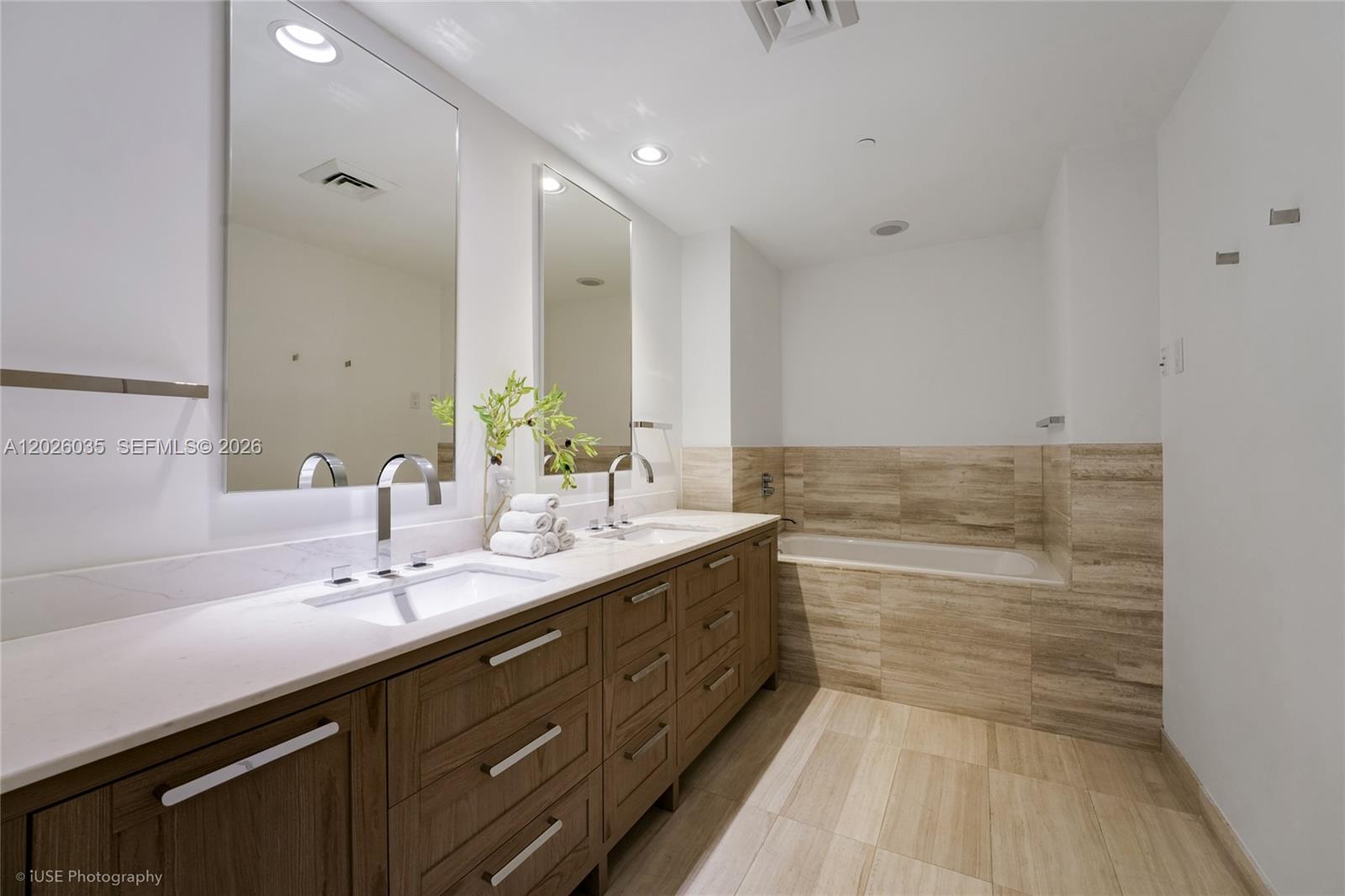 OCEANA KEY BISCAYNE CONDO - Residential