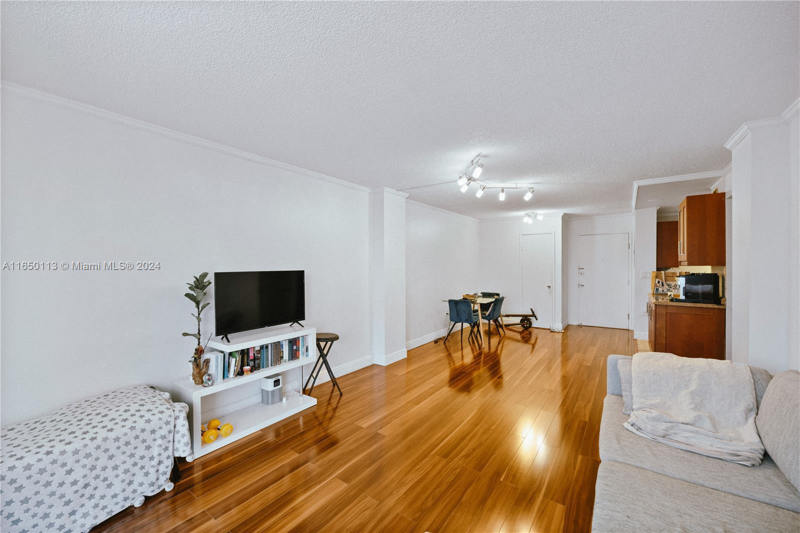 STRATFORD HOUSE CONDO - Residential