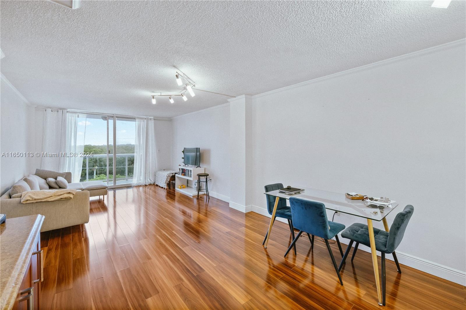 STRATFORD HOUSE CONDO - Residential