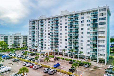 2841 NE 163rd St 704 North Miami Beach FL 33160