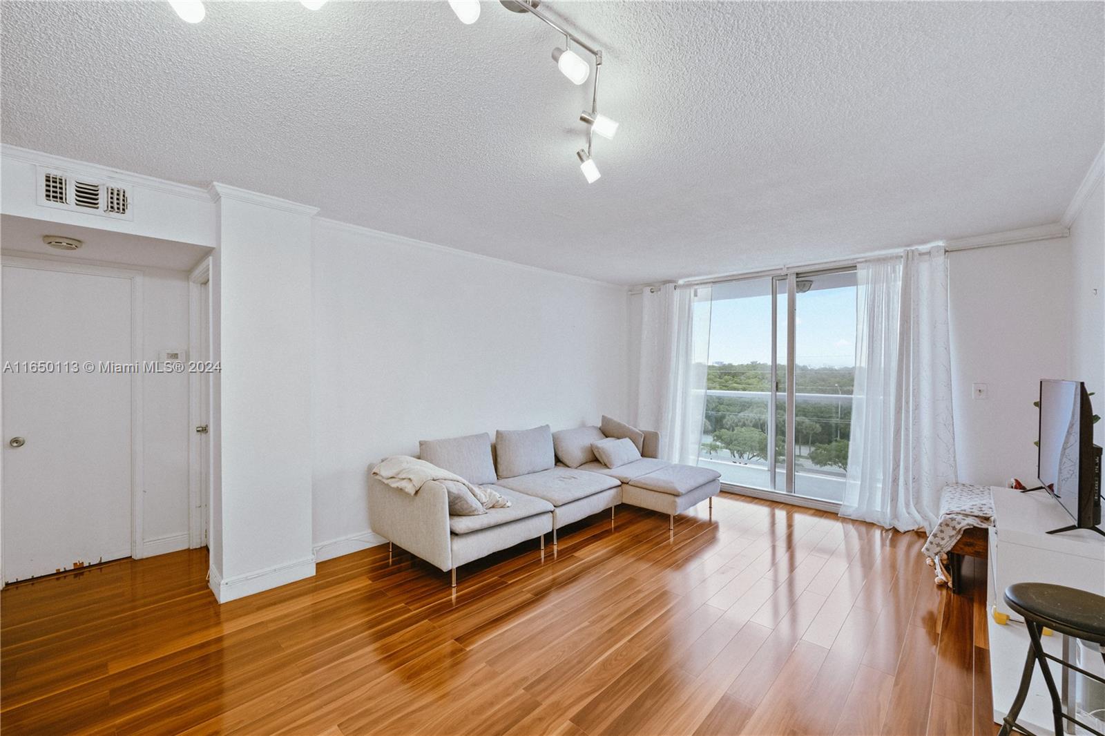 STRATFORD HOUSE CONDO - Residential
