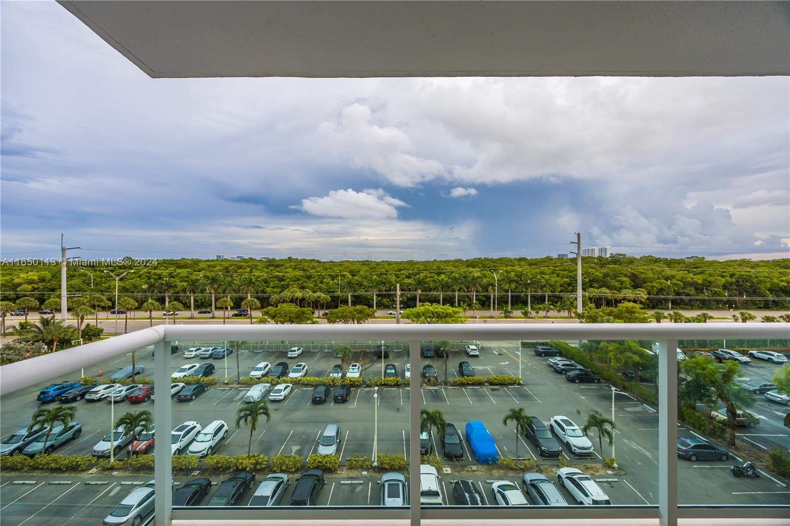 STRATFORD HOUSE CONDO - Residential