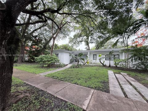 Photo of 1414 Messina Ave, Coral Gables, FL 33134 (MLS # A12027745)
