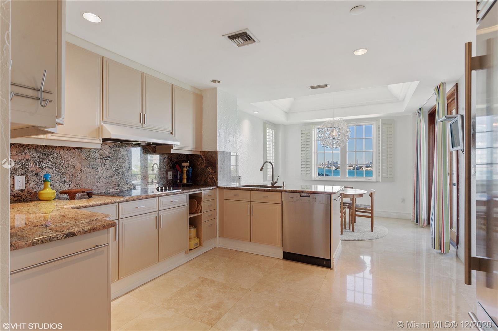 OCEANSIDE @ FISHER ISL CO - Residential