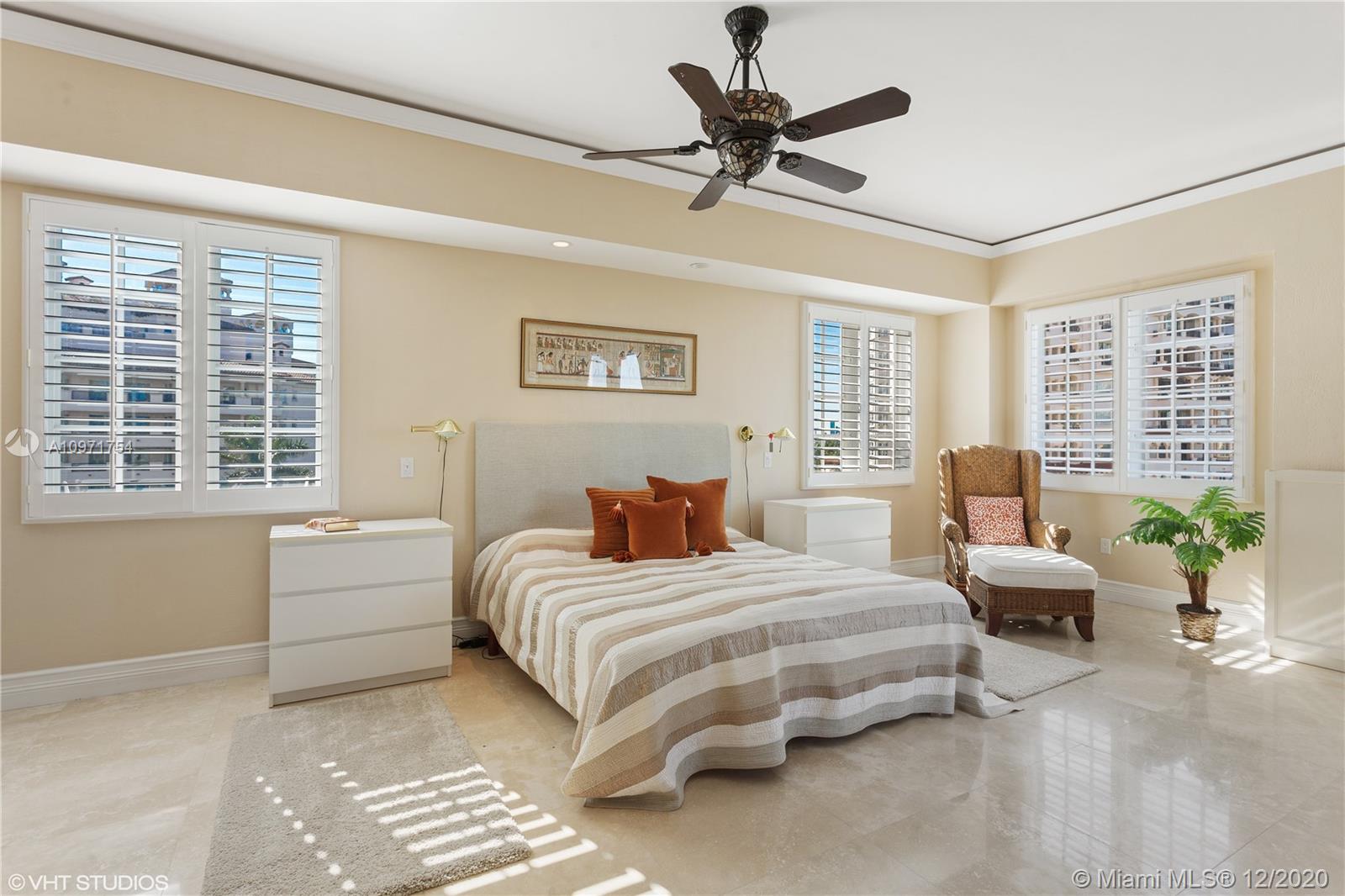 OCEANSIDE @ FISHER ISL CO - Residential