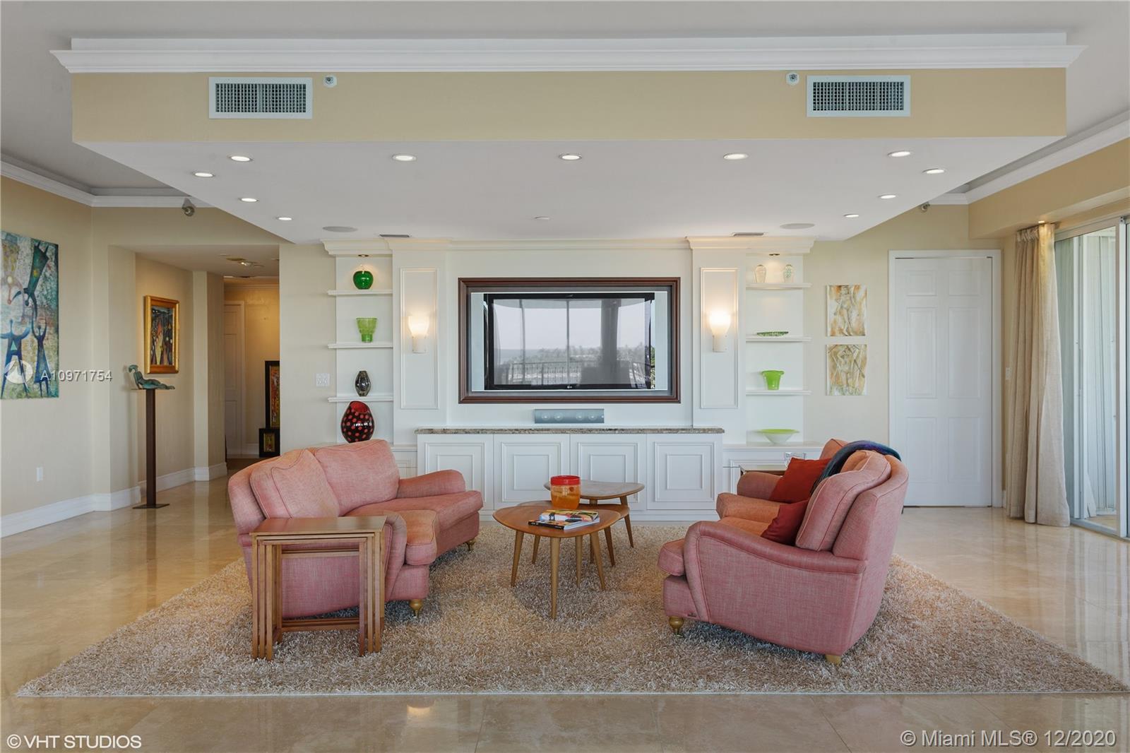 OCEANSIDE @ FISHER ISL CO - Residential