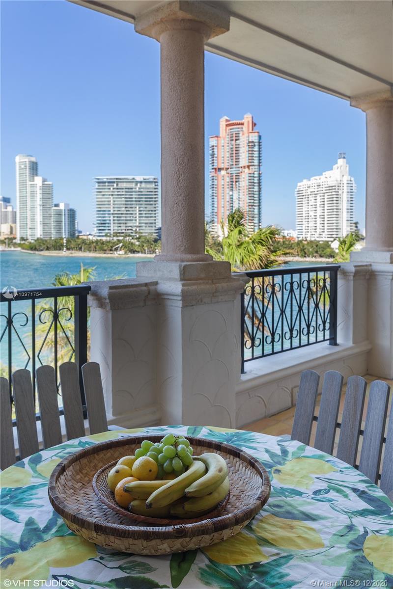 OCEANSIDE @ FISHER ISL CO - Residential