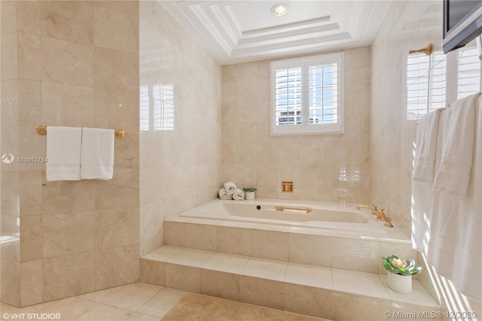 OCEANSIDE @ FISHER ISL CO - Residential