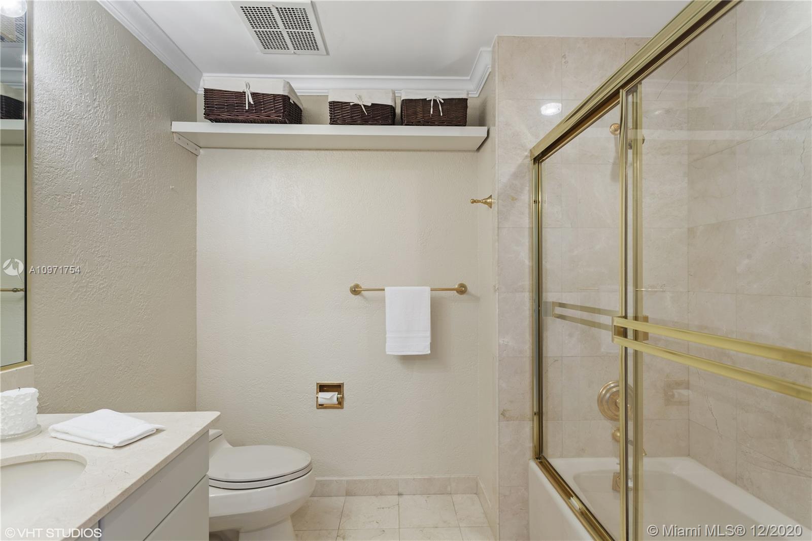 OCEANSIDE @ FISHER ISL CO - Residential