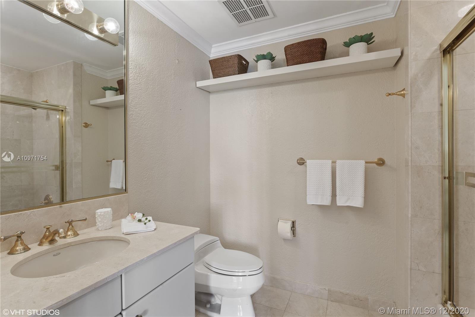 OCEANSIDE @ FISHER ISL CO - Residential