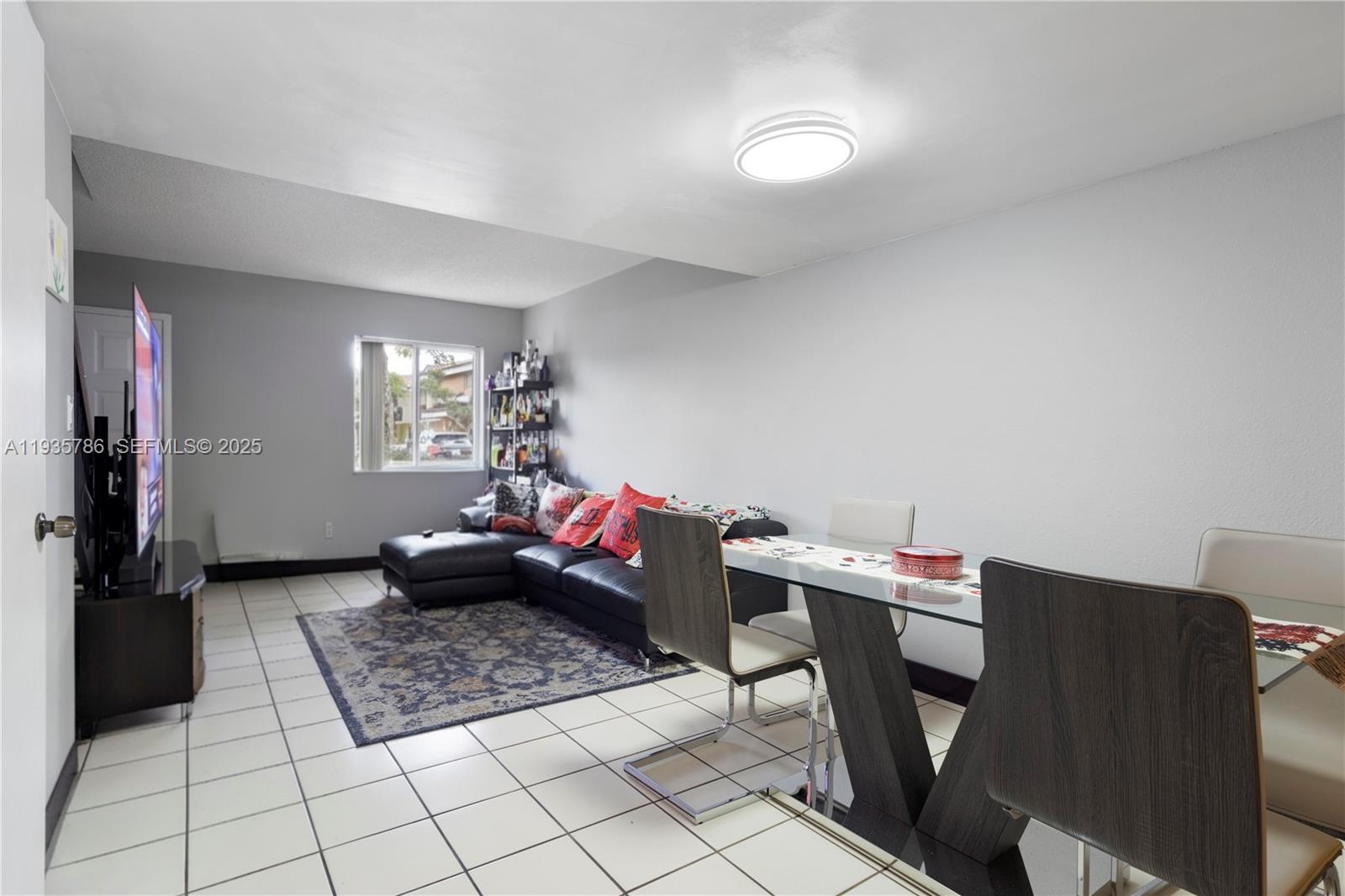 MIRA VILLAS CONDO - Residential