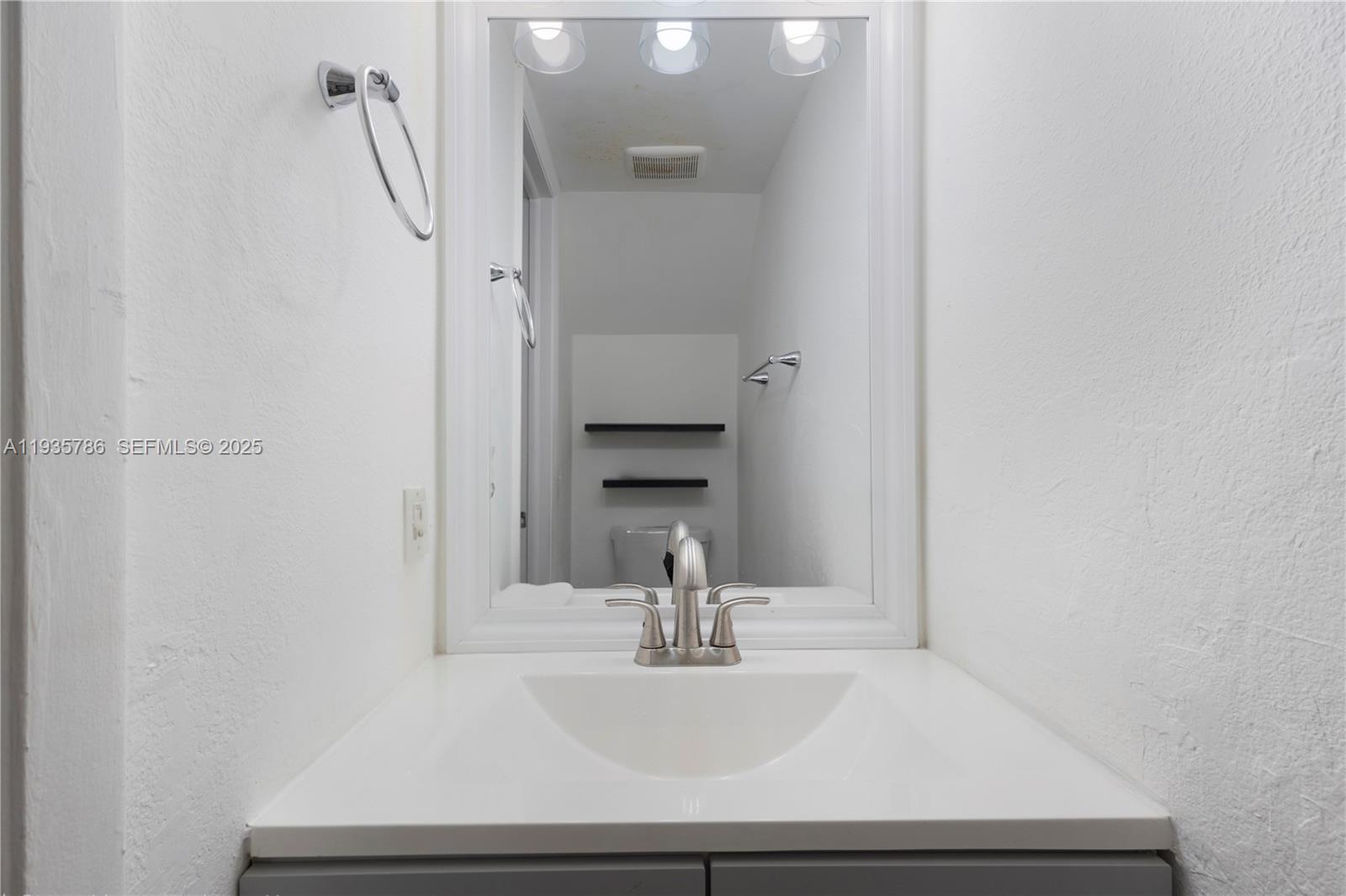 MIRA VILLAS CONDO - Residential