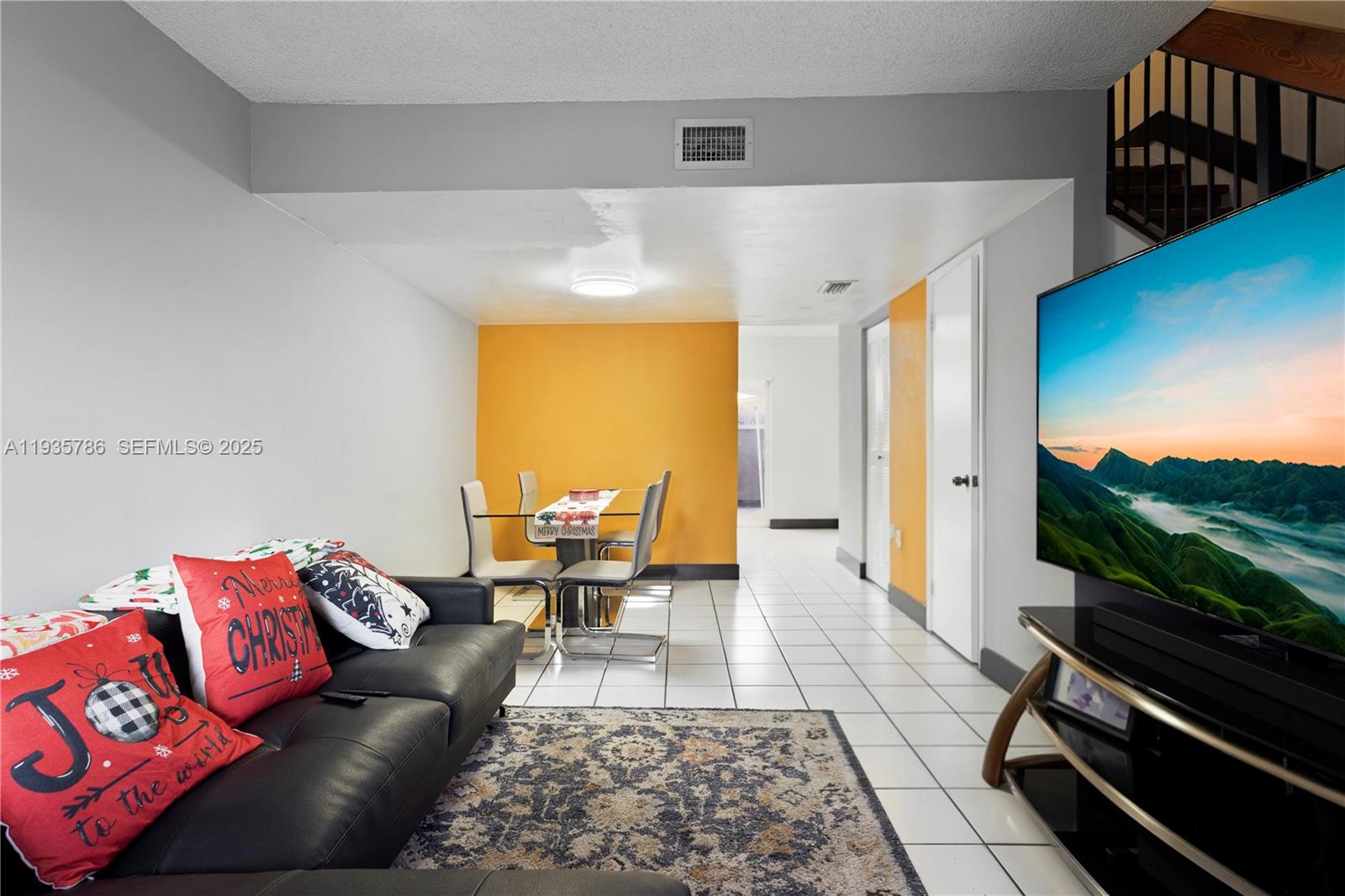 MIRA VILLAS CONDO - Residential