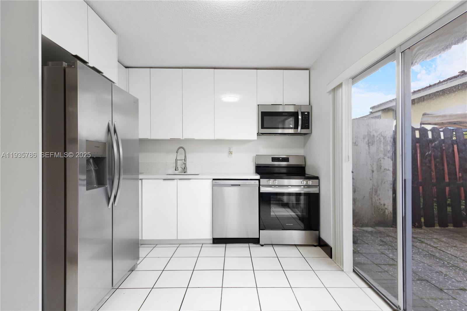 MIRA VILLAS CONDO - Residential