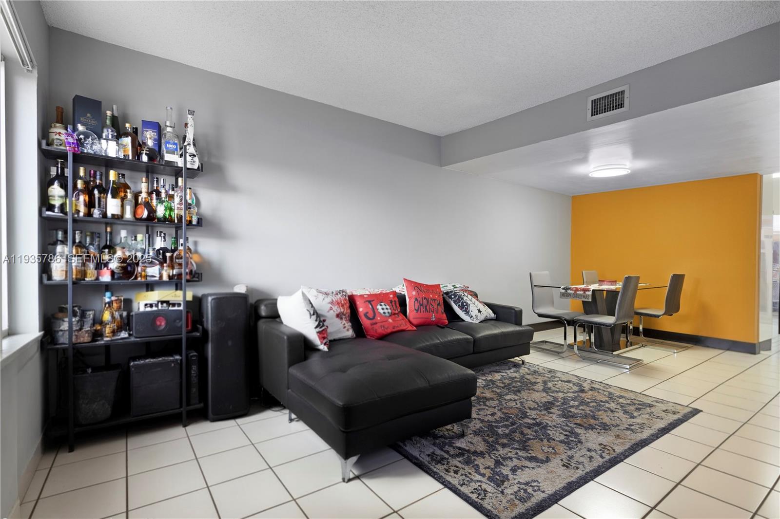 MIRA VILLAS CONDO - Residential