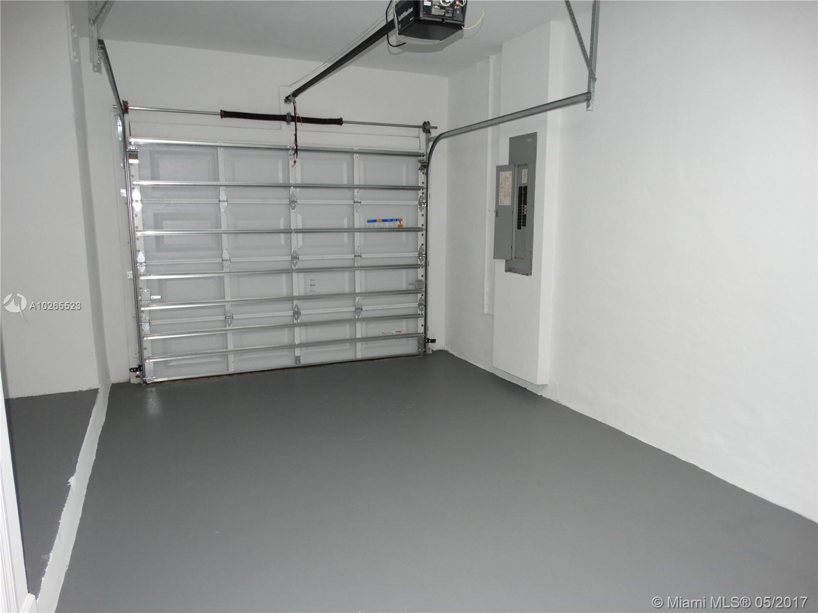 BISCAYNE DRIVE ESTATES - Residential